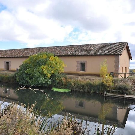 Carrecalzada Hotel Melgar de Fernamental Kültér fotó